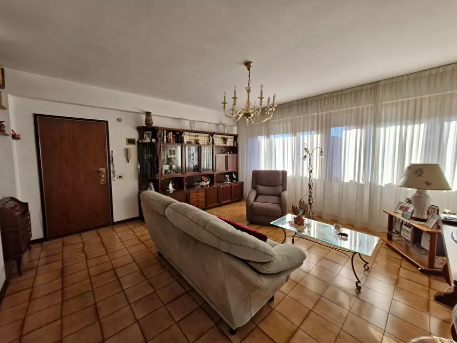 Immagine 2 di Appartamento in vendita  a Piombino