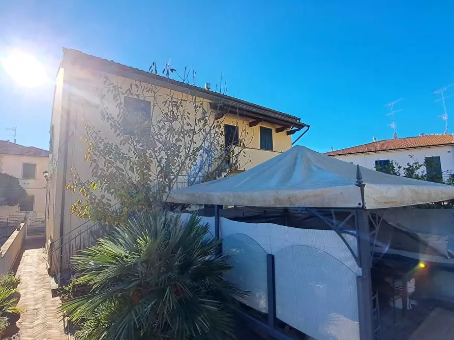 Immagine 2 di Casa bifamiliare in vendita  a Rosignano Marittimo