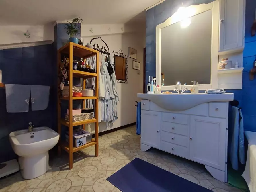 Immagine 12 di Appartamento in vendita  a Sarzana