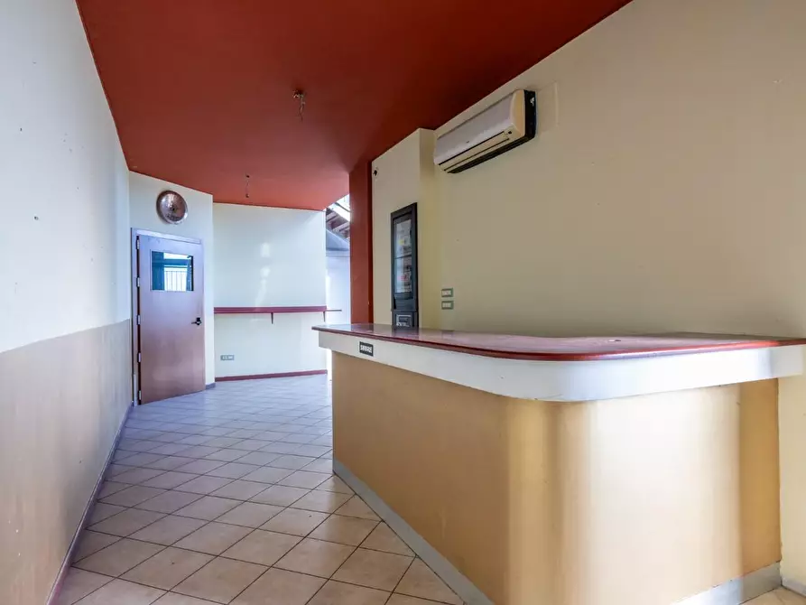 Immagine 1 di Attività artigianale in vendita  a Bientina