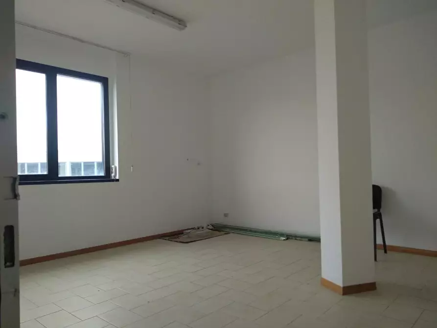 Immagine 2 di Ufficio in affitto  a Vinci