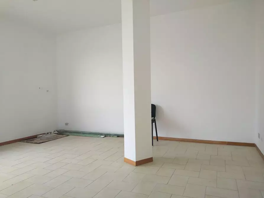 Immagine 3 di Ufficio in affitto  a Vinci