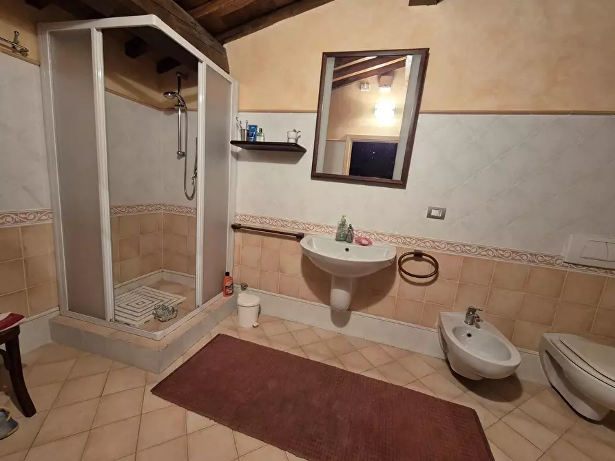 Immagine 3 di Appartamento in vendita  a Viareggio