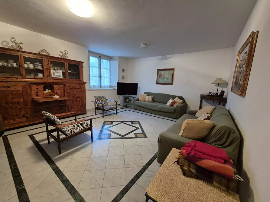 Immagine 14 di Appartamento in vendita  a Viareggio