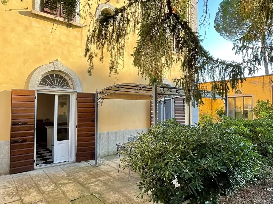 Immagine 2 di Villa in vendita  a San Miniato