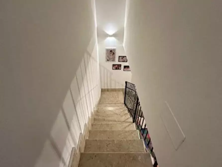 Immagine 35 di Villetta a schiera in vendita  a Massa