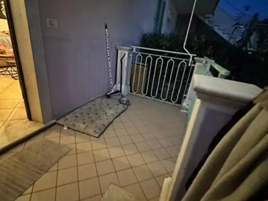 Immagine 3 di Villetta a schiera in vendita  a Massa