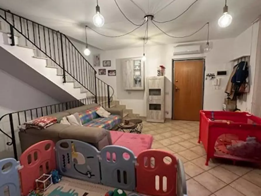 Immagine 10 di Villetta a schiera in vendita  a Massa