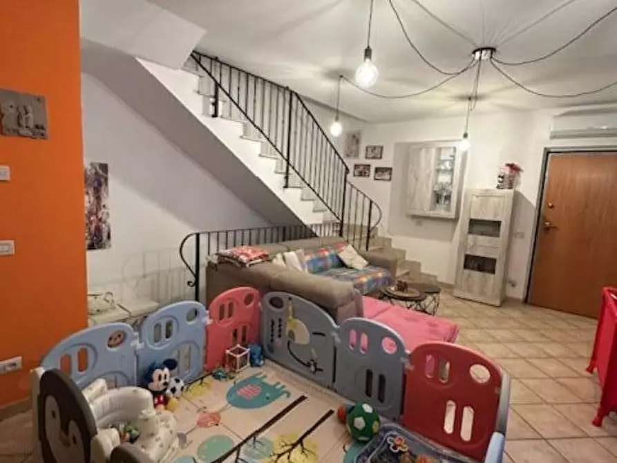 Immagine 9 di Villetta a schiera in vendita  a Massa