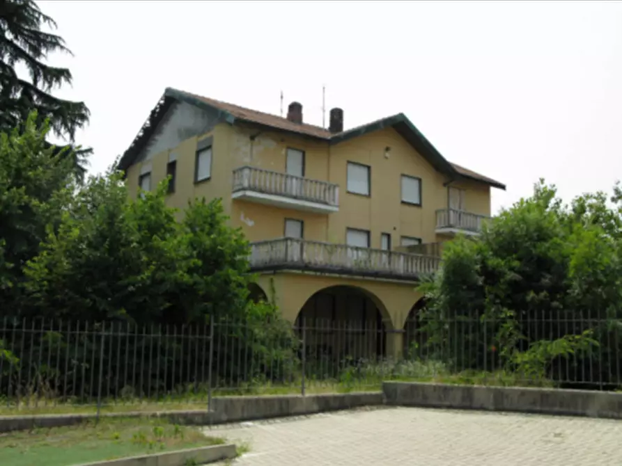 Immagine 1 di Palazzo in vendita  a Rivarolo Canavese