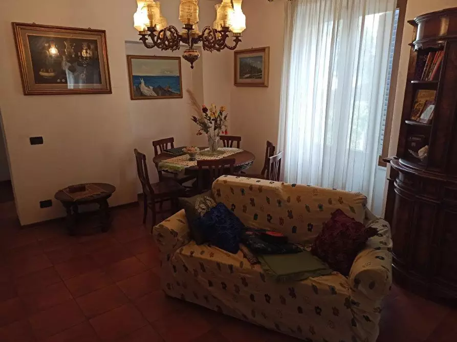 Immagine 11 di Appartamento in vendita  a Massa