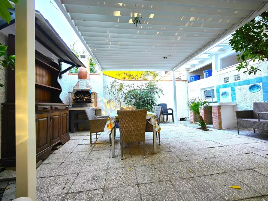 Immagine 8 di Appartamento in vendita  a Carrara