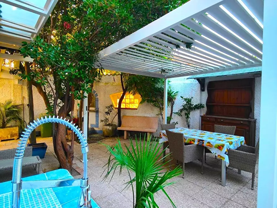 Immagine 23 di Appartamento in vendita  a Carrara