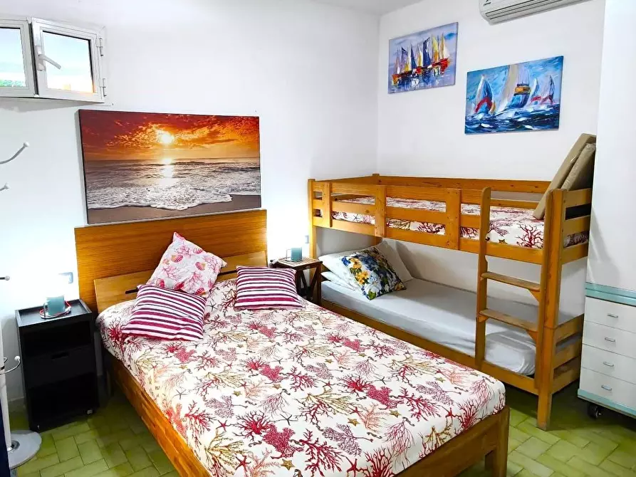 Immagine 11 di Appartamento in vendita  a Carrara