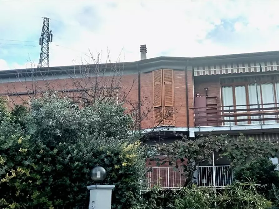 Immagine 2 di Casa indipendente in vendita  a Massa