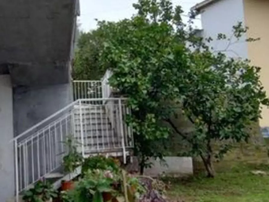 Immagine 9 di Casa indipendente in vendita  a Massa