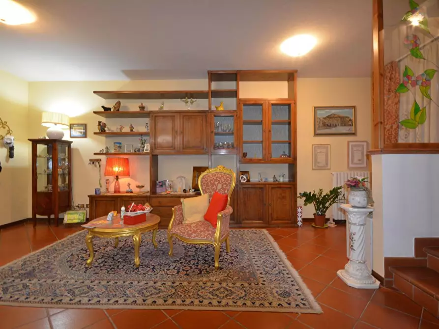 Immagine 7 di Villetta a schiera in vendita  a Lucca