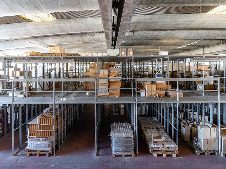 Immagine 21 di Capannone industriale in vendita  a Empoli
