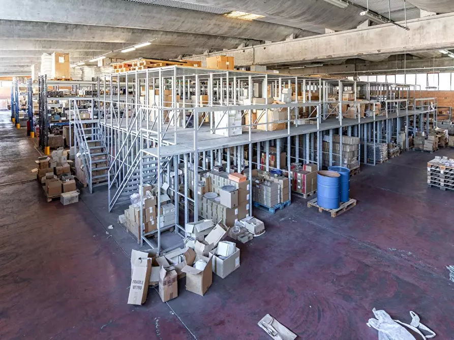 Immagine 20 di Capannone industriale in vendita  a Empoli