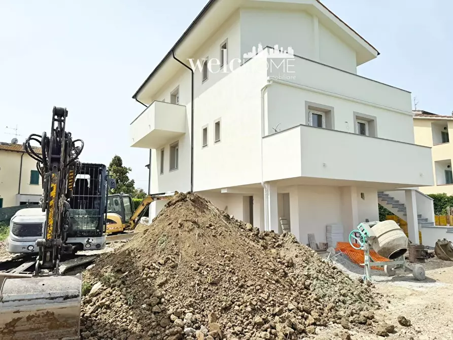 Immagine 22 di Villetta a schiera in vendita  a Campi Bisenzio