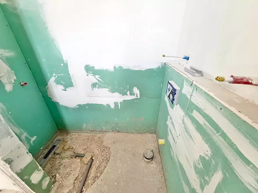 Immagine 13 di Villetta a schiera in vendita  a Campi Bisenzio