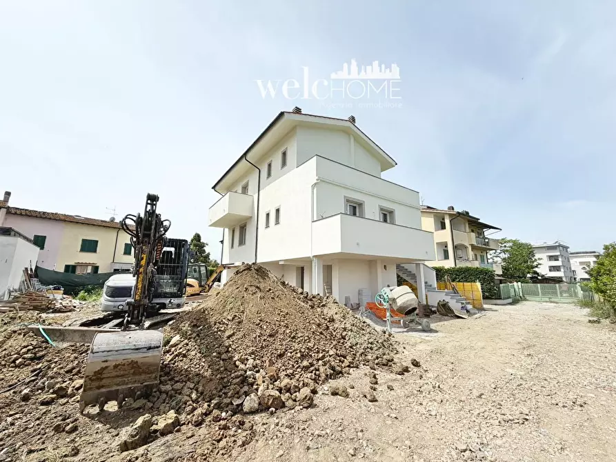 Immagine 1 di Villetta a schiera in vendita  a Campi Bisenzio