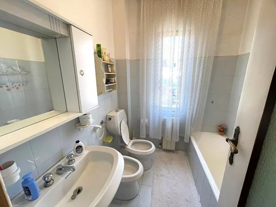 Immagine 10 di Appartamento in vendita  a Massa