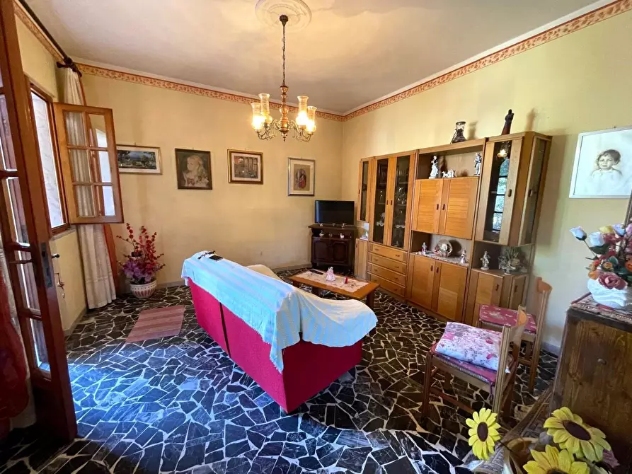 Immagine 3 di Appartamento in vendita  a Massa