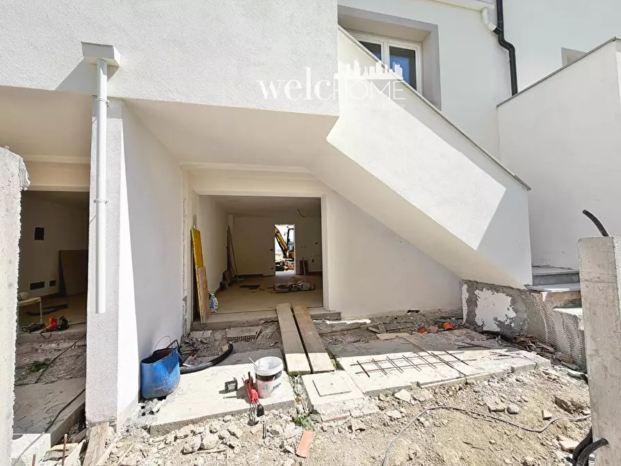 Immagine 17 di Villetta a schiera in vendita  a Campi Bisenzio