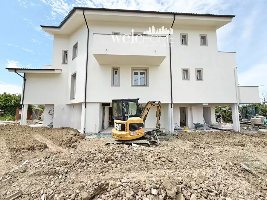 Immagine 2 di Villetta a schiera in vendita  a Campi Bisenzio