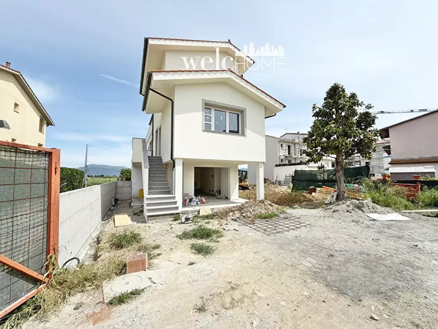 Immagine 42 di Villetta a schiera in vendita  a Campi Bisenzio