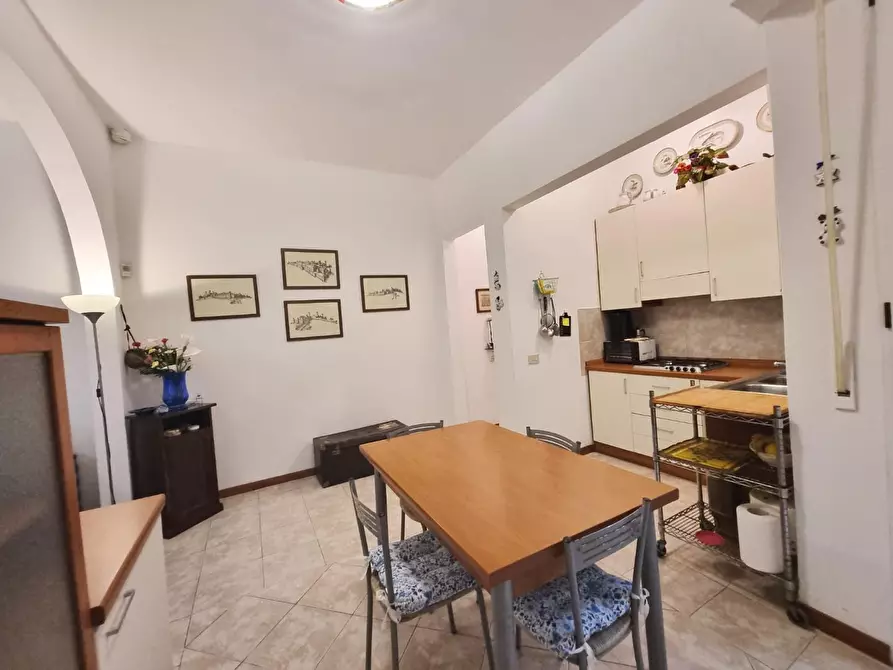 Immagine 4 di Appartamento in vendita  a Viareggio