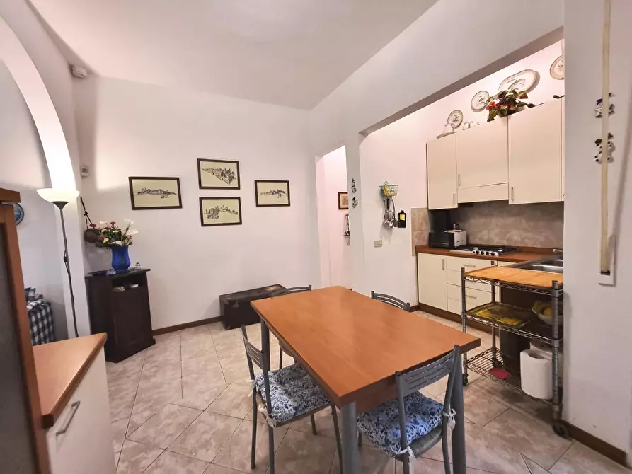 Immagine 5 di Appartamento in vendita  a Viareggio