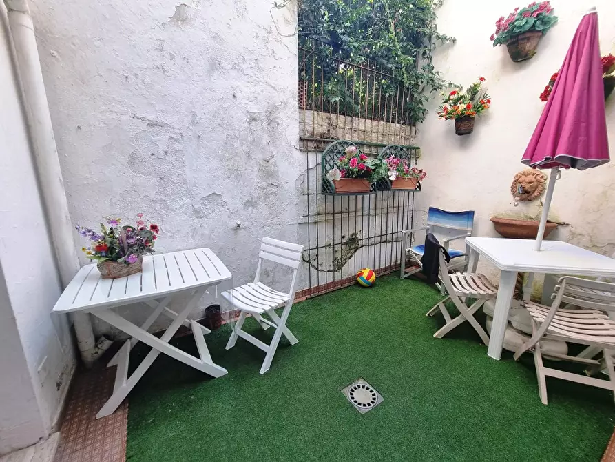 Immagine 13 di Appartamento in vendita  a Viareggio