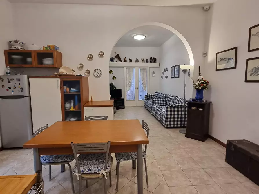 Immagine 9 di Appartamento in vendita  a Viareggio