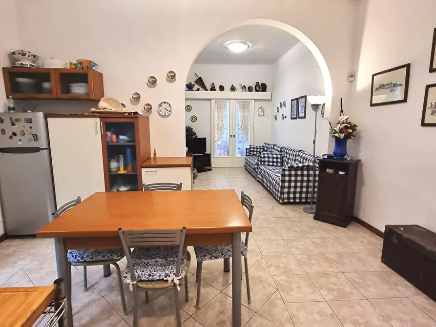 Immagine 19 di Appartamento in vendita  a Viareggio