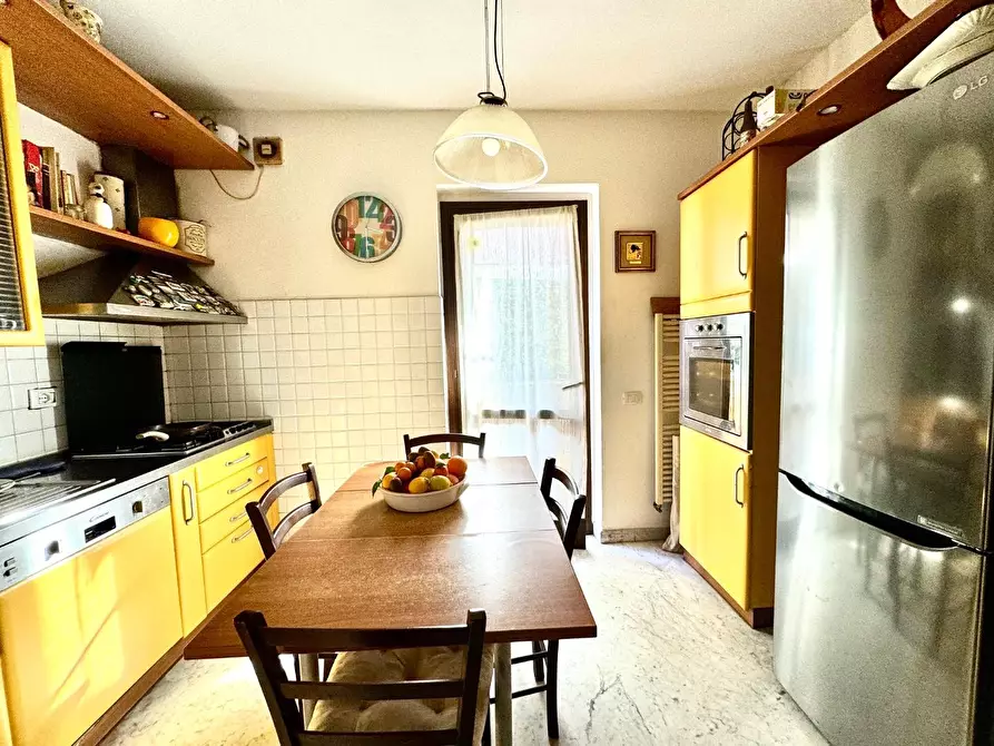 Immagine 5 di Casa indipendente in vendita  a Massa