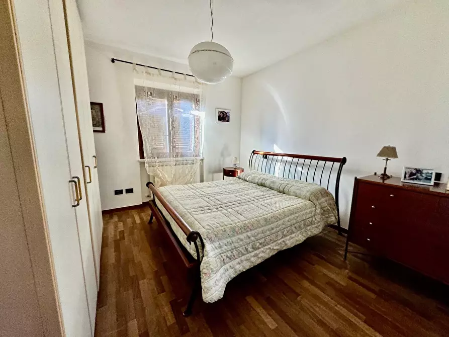 Immagine 15 di Casa indipendente in vendita  a Massa