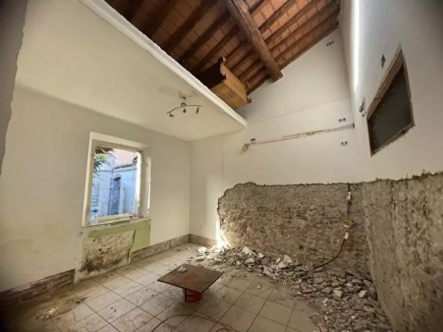 Immagine 1 di Villa in vendita  a Pisa