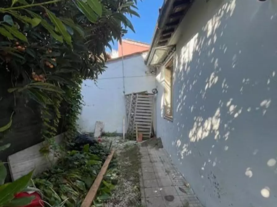 Immagine 10 di Villa in vendita  a Pisa