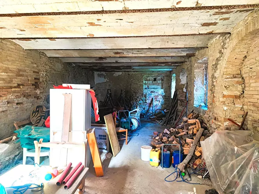 Immagine 47 di Casa colonica in vendita  a Volterra