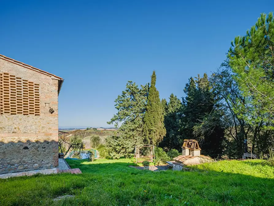 Immagine 9 di Casa colonica in vendita  a Volterra