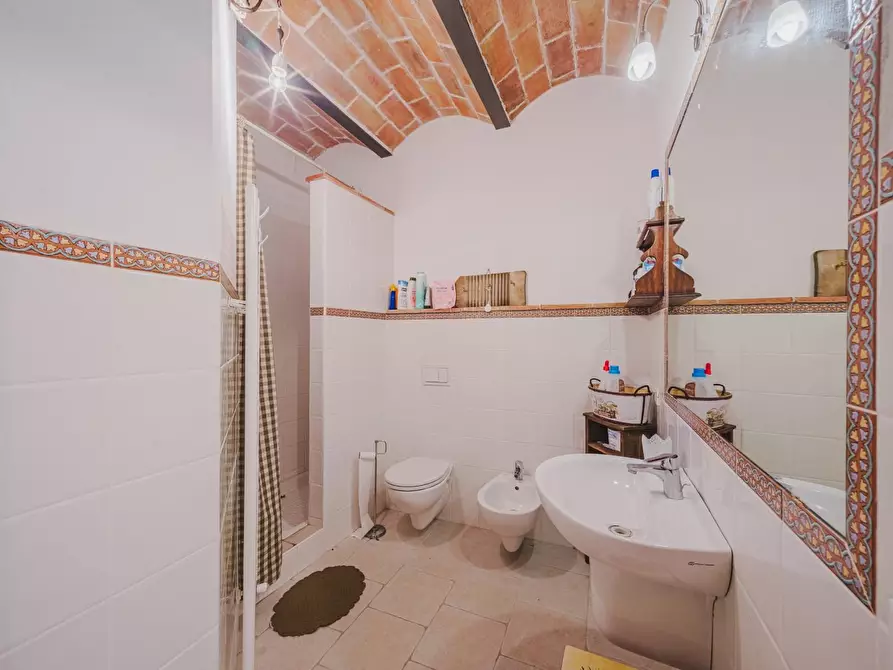 Immagine 25 di Casa colonica in vendita  a Volterra