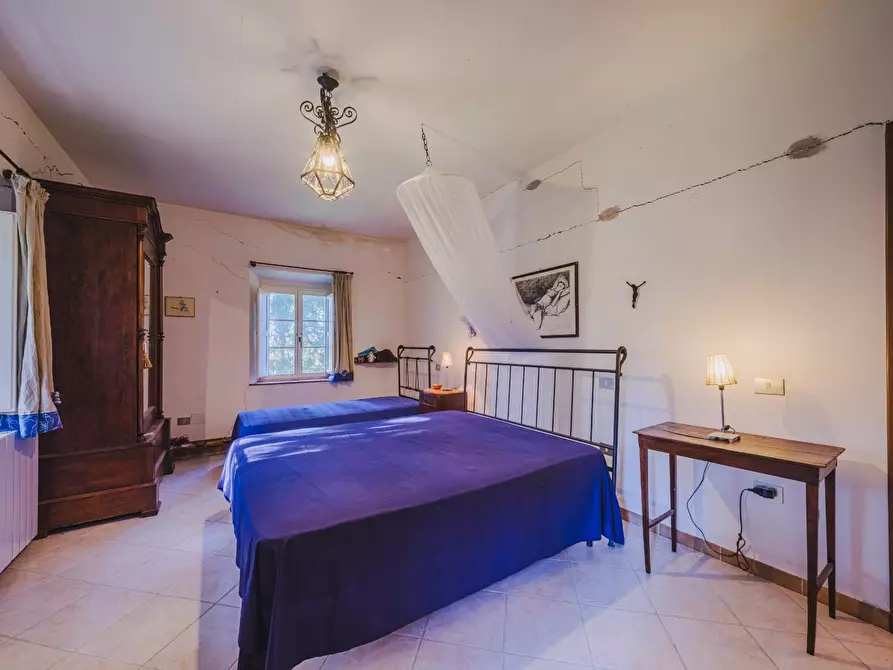 Immagine 42 di Casa colonica in vendita  a Volterra