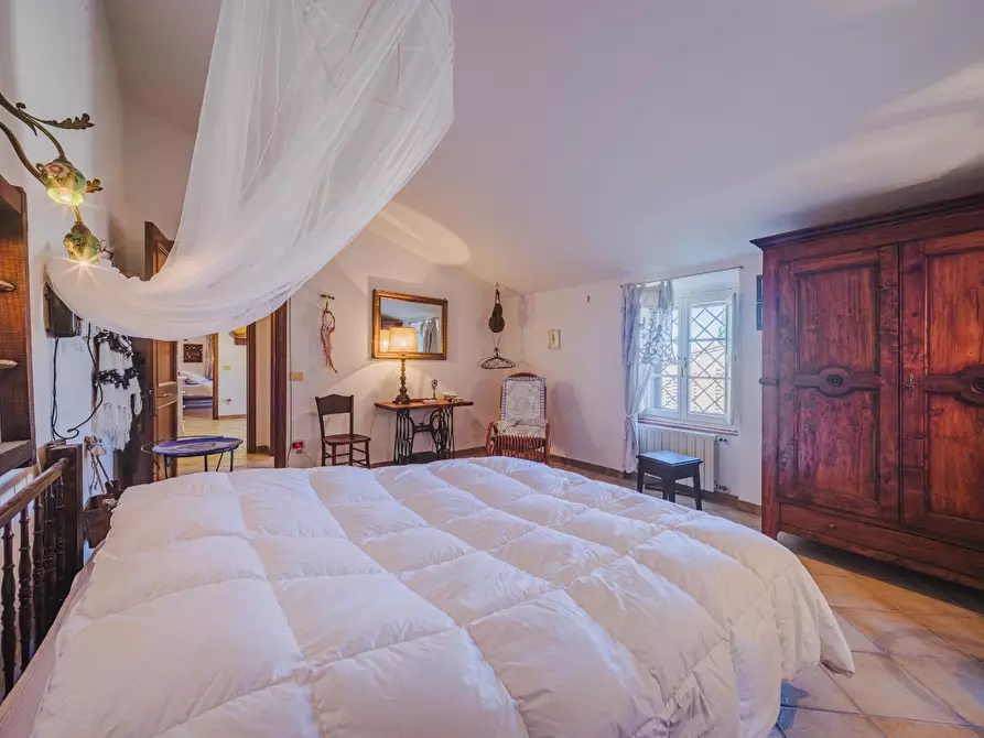 Immagine 34 di Casa colonica in vendita  a Volterra