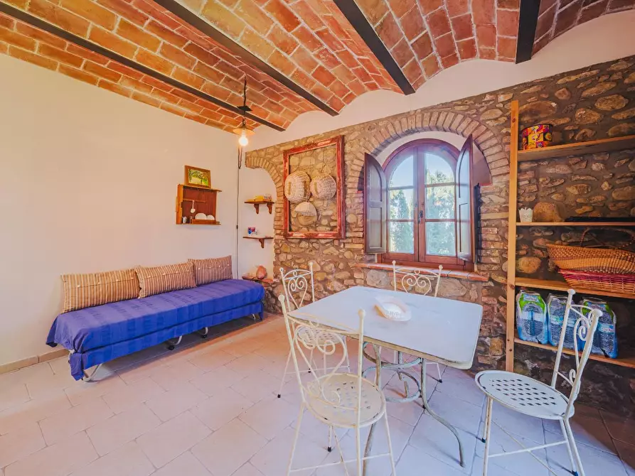 Immagine 11 di Casa colonica in vendita  a Volterra