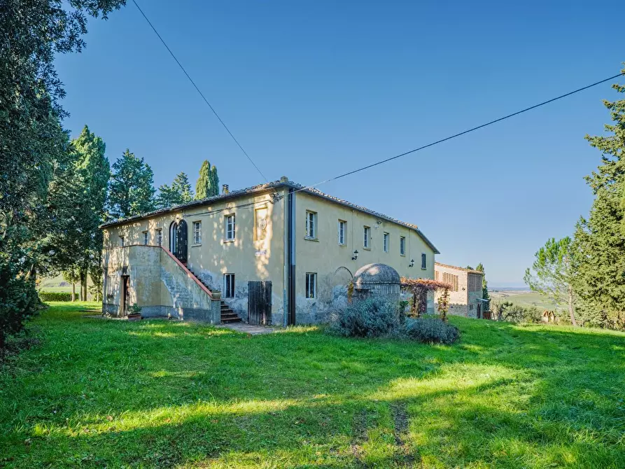 Immagine 1 di Casa colonica in vendita  a Volterra