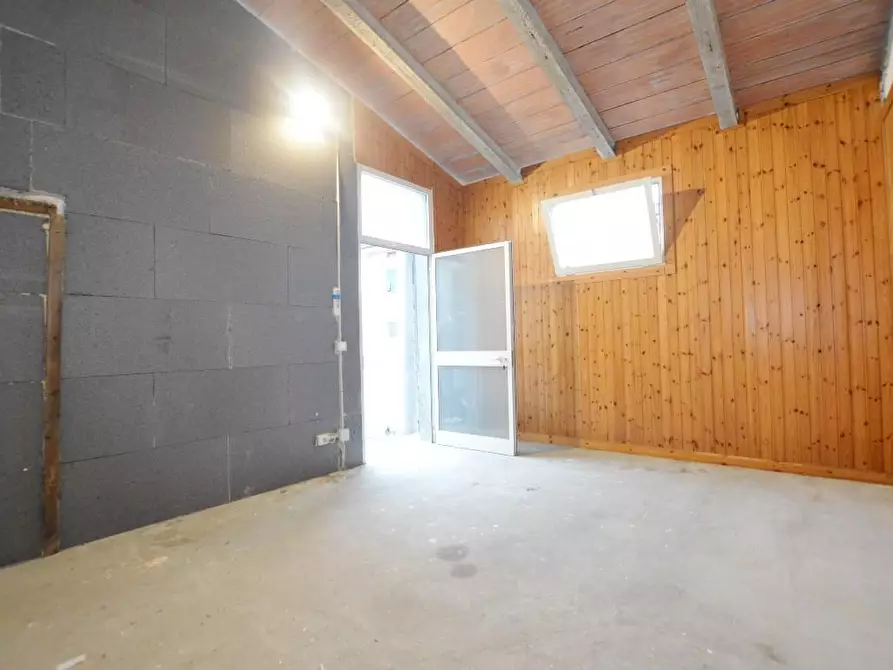 Immagine 18 di Appartamento in vendita  a Capannori