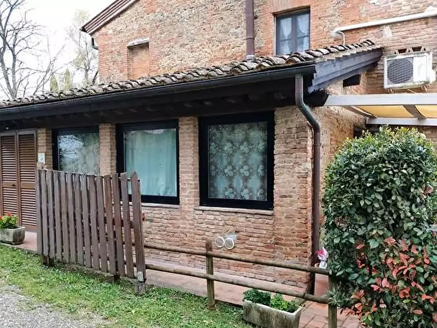 Immagine 6 di Appartamento in affitto  a Crespina Lorenzana