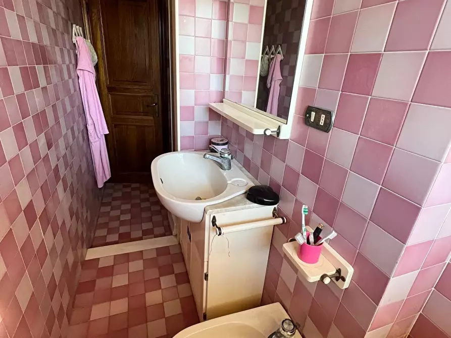 Immagine 21 di Villa in vendita  a Poggibonsi